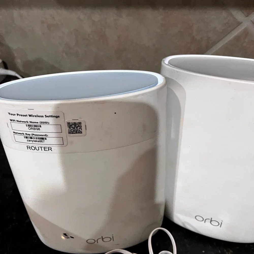 White Wireless Router System - Picture 3 of 7